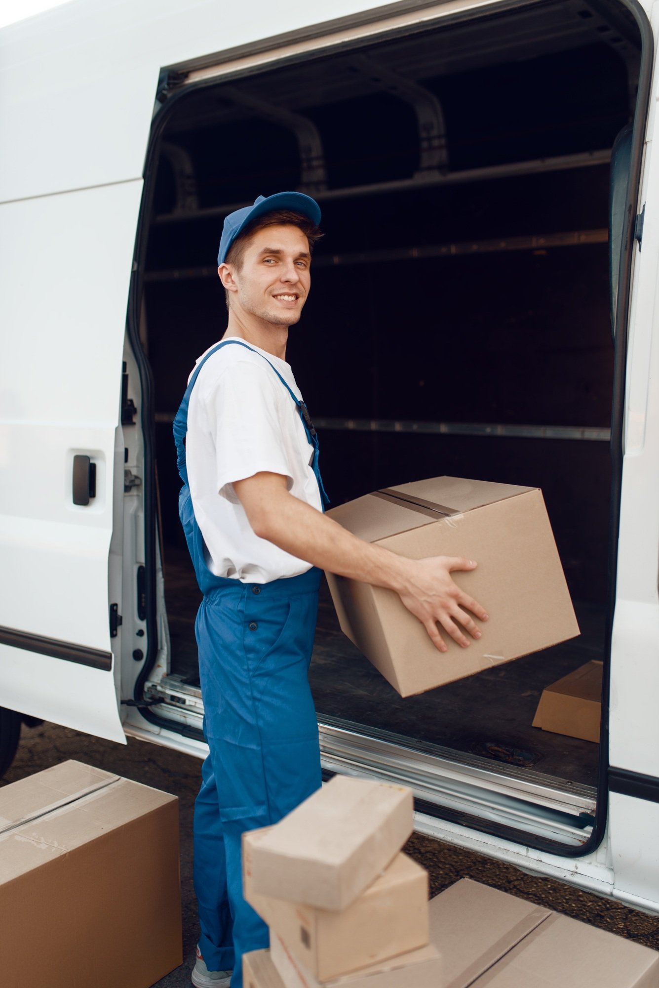 About man and van leicester